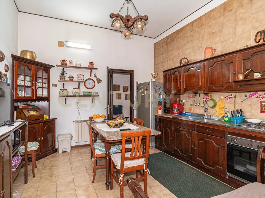 Immagine 8 di Pentalocale in vendita  in Via Pulei 49A a Mascalucia