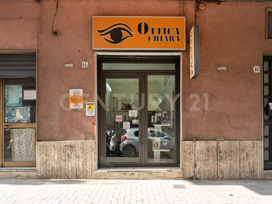 Immagine 15 di Locale commerciale in vendita  in Via Cibele 44 a Catania