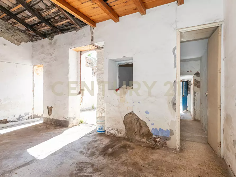 Immagine 33 di Casa indipendente in vendita  in Via Duca di Massa 17/19 a Aci Castello