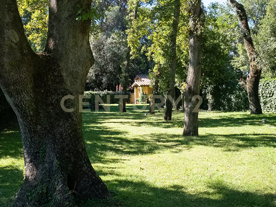Immagine 29 di Villa in vendita  in Via Cassia 1951 a Roma