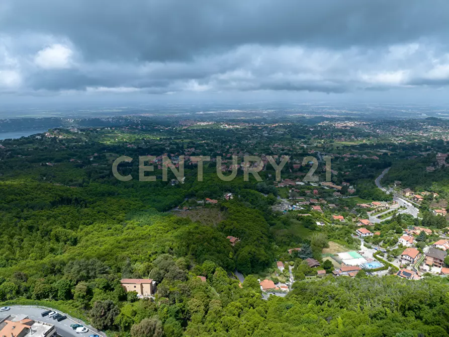 Immagine 61 di Pentalocale in vendita  in Viale Madonna del Tufo 26 a Rocca Di Papa