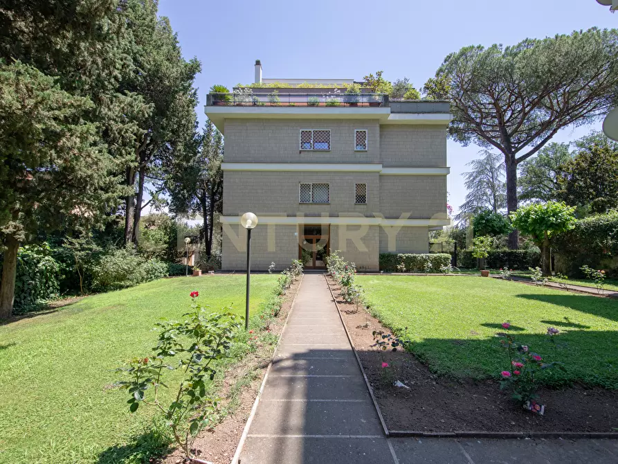 Immagine 51 di Pentalocale in vendita  in Viale Cortina d'Ampezzo 135 a Roma