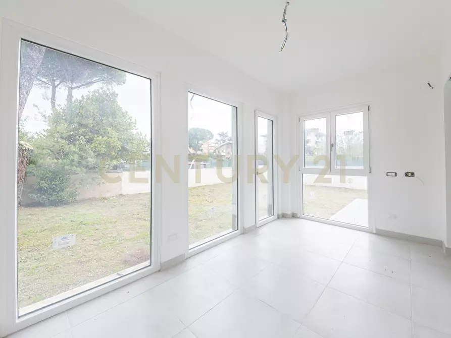 Immagine 22 di Villa in vendita  in Via della Marranella di Marino 94 a Roma