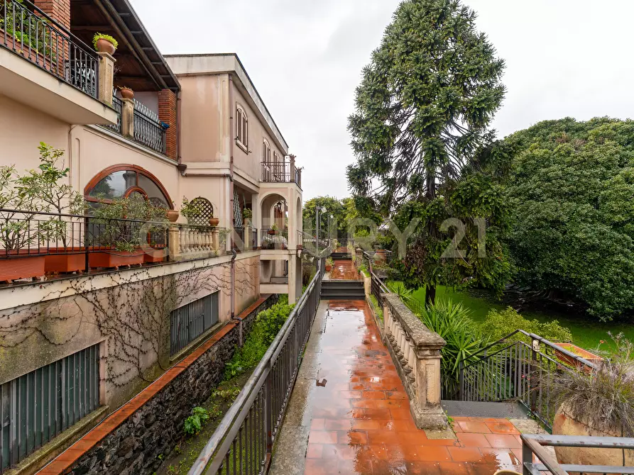 Immagine 4 di Villetta a schiera in vendita  in Via Carrubella 8 a Catania