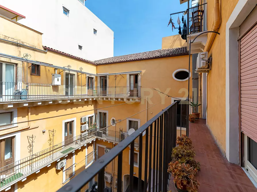 Immagine 30 di Pentalocale in vendita  in Via Antonino di Sangiuliano 185 a Catania