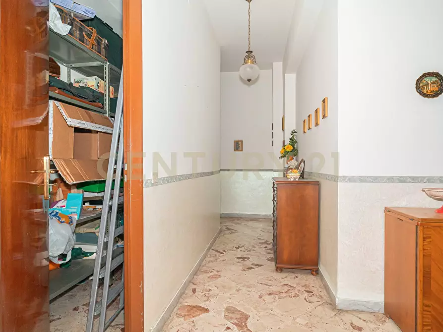 Immagine 19 di Pentalocale in vendita  in Via Catania 42 a Enna