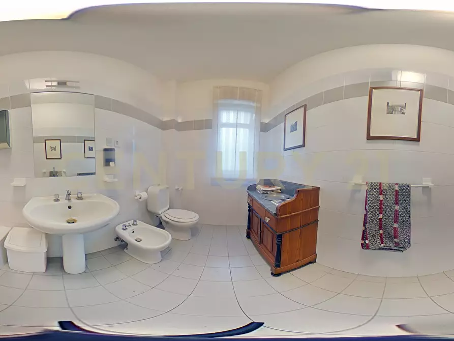 Immagine 50 di Pentalocale in vendita  in Via Convento del Carmine 5 a Tremestieri Etneo