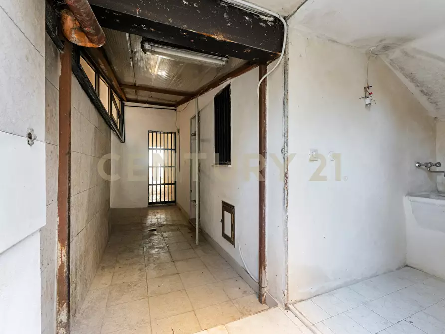 Immagine 27 di Locale commerciale in vendita  in Via Nizzeti a Tremestieri Etneo