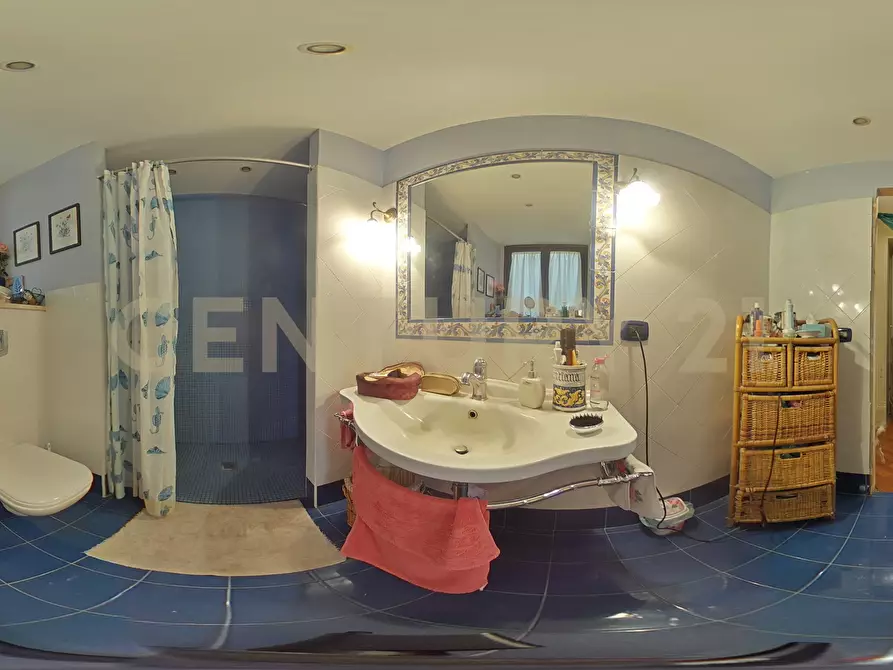 Immagine 59 di Pentalocale in vendita  in Via Etnea 196 a Catania