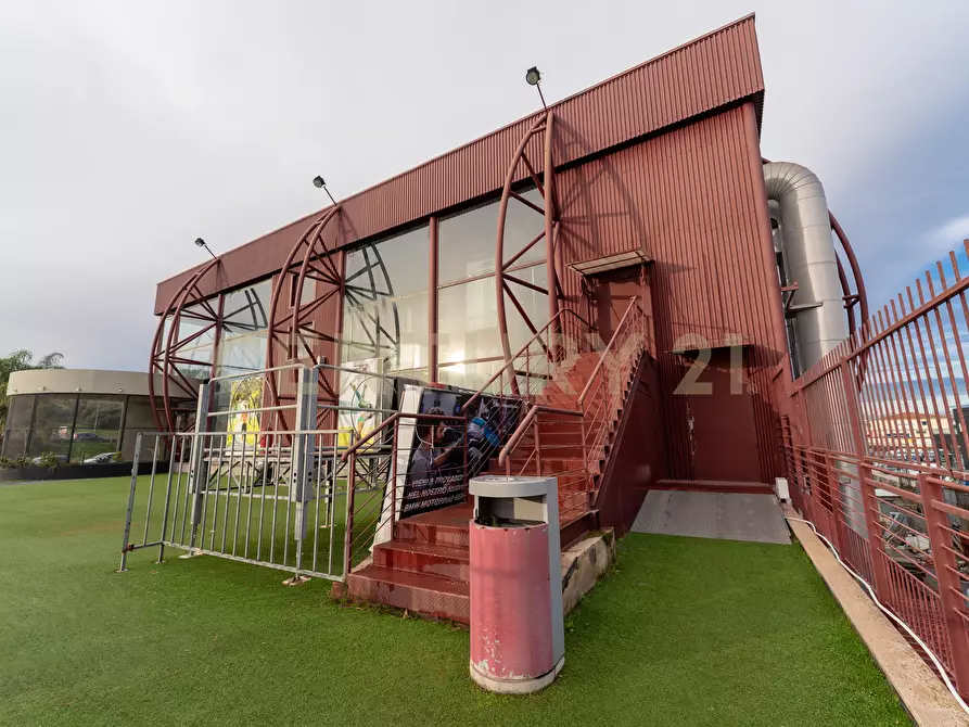 Immagine 45 di Attività commerciale in vendita  in Viale del Commercio a Misterbianco