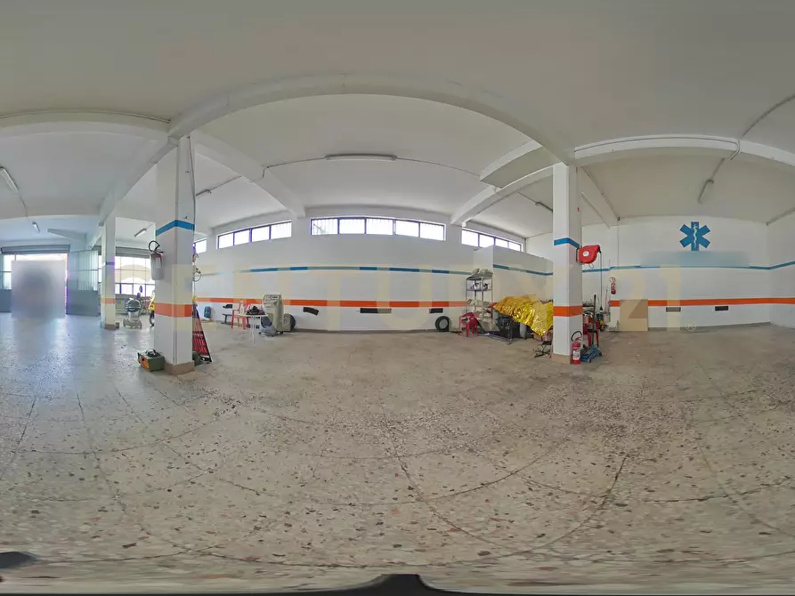 Immagine 26 di Locale commerciale in vendita  in Via Tindari 35 a Misterbianco