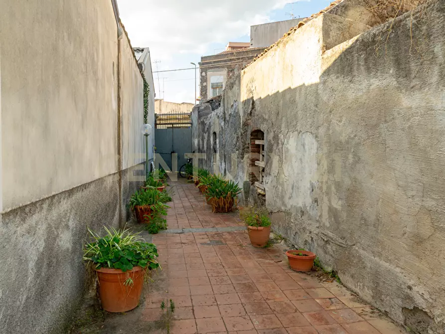 Immagine 70 di Casa indipendente in vendita  in Via Re Martino 212 a Catania