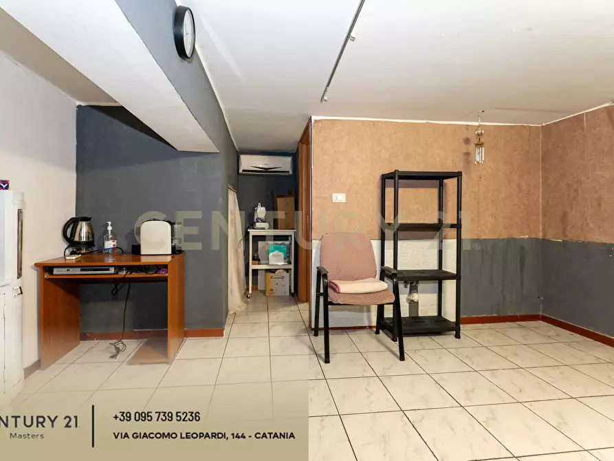 Immagine 41 di Pentalocale in vendita  in Via Isole Eolie 126 a Paterno'