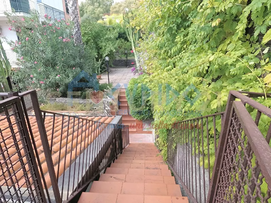 Immagine 17 di Villa in vendita  in Via Livorno 97 a Aci Castello