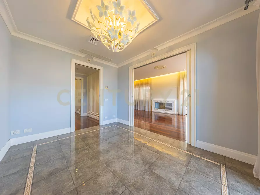 Immagine 36 di Appartamento in vendita  in Via Bevagna 68 a Roma