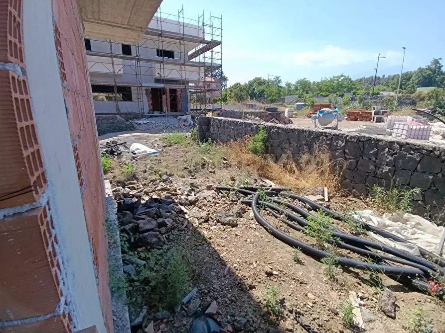 Immagine 37 di Casa bifamiliare in vendita  in VIA LEONCAVALLO 7 a Aci Sant'antonio