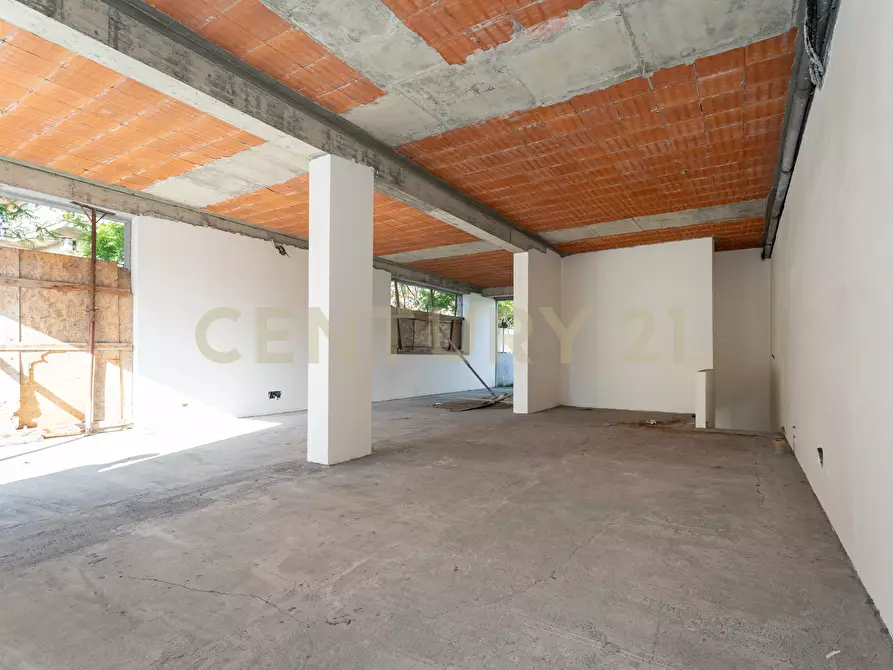 Immagine 42 di Locale commerciale in vendita  in Via Alfred Nobel snc a Misterbianco