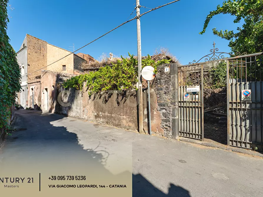 Immagine 16 di Villa in vendita  in Via Manganelli 1 a Mascalucia