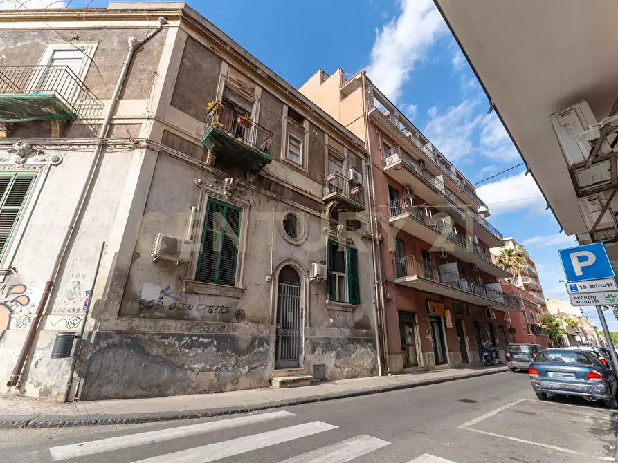 Immagine 10 di Locale commerciale in vendita  in Via Cibele 44 a Catania