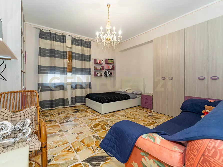 Immagine 29 di Pentalocale in vendita  in Via Goffredo Mameli 4 a Belpasso