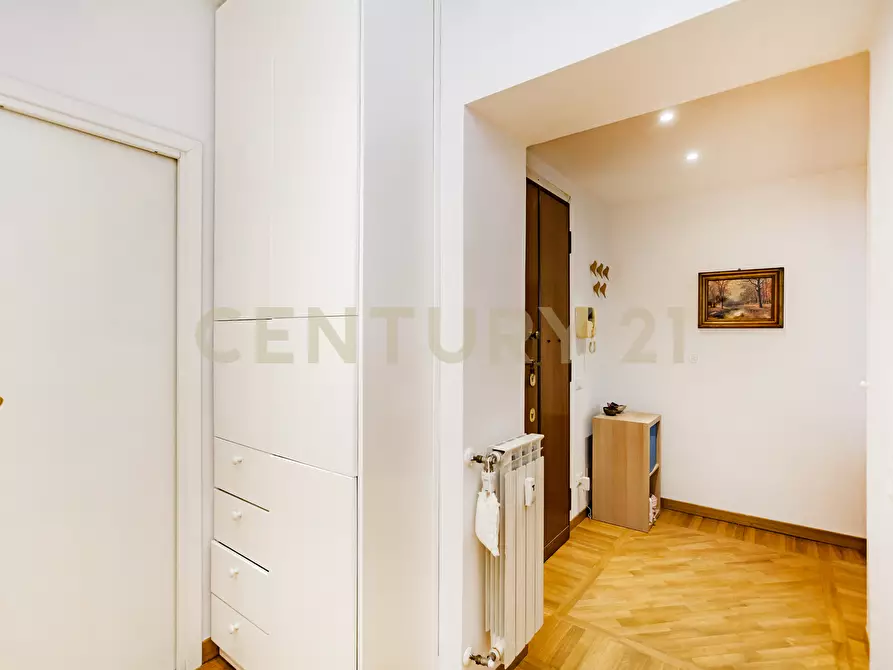Immagine 12 di Trilocale in vendita  in Via Vetulonia 45 a Roma