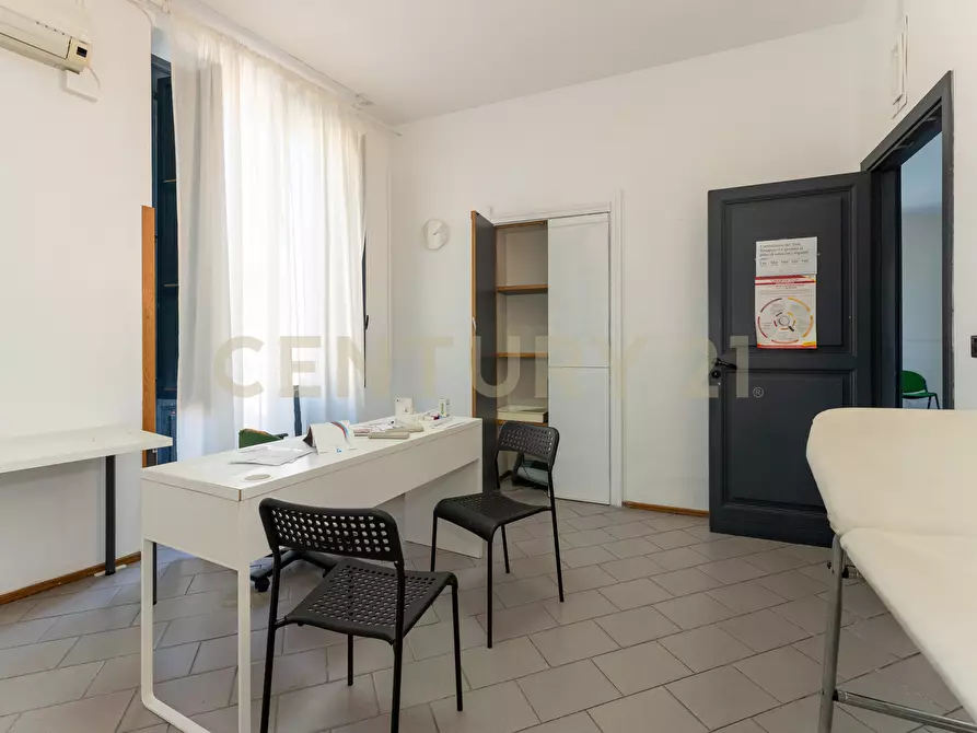 Immagine 39 di Ufficio in vendita  in Stradale Cravone 3 a Catania