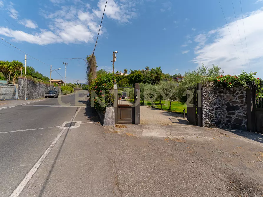 Immagine 1 di Villa in vendita  in Via Dietro Serra 2 a Viagrande