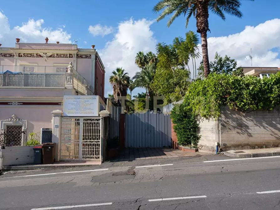 Immagine 4 di Villa in vendita  a Catania