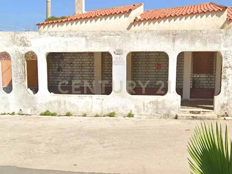 Immagine 2 di Locale commerciale in vendita  in Viale dei Lidi 433/E a Siracusa