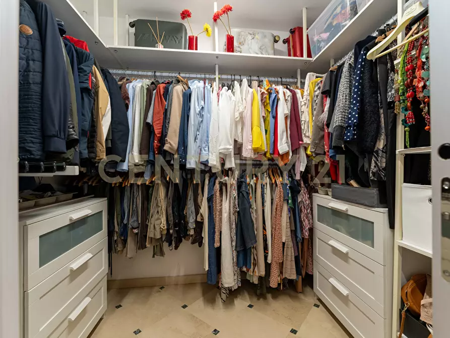 Immagine 34 di Appartamento in vendita  in Via Antonino di Sangiuliano 298 a Catania