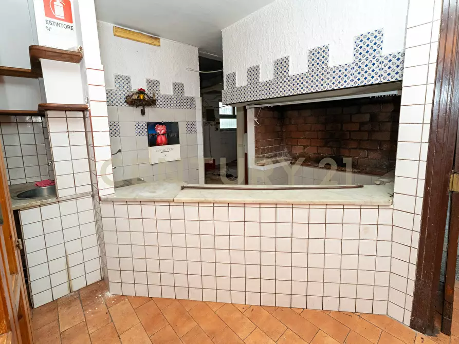 Immagine 24 di Locale commerciale in affitto  in Via Catira 2 a San Gregorio Di Catania