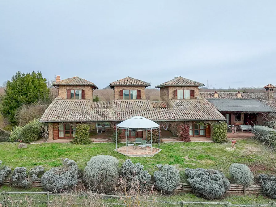 Immagine 17 di Villa in vendita  in Località Campo Rotondo snc a Capranica