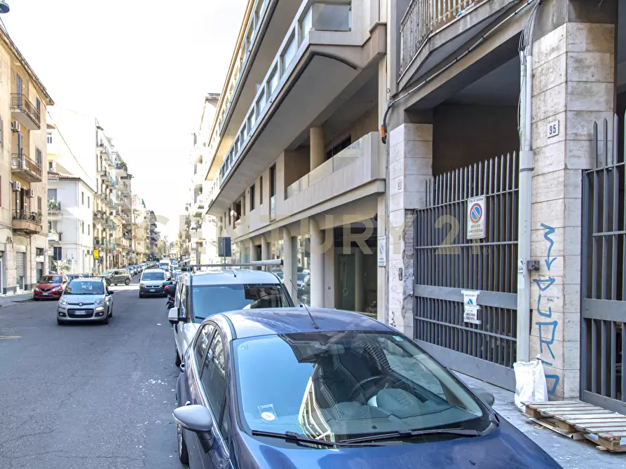 Immagine 2 di Garage in vendita  in Via Milano 93 a Catania