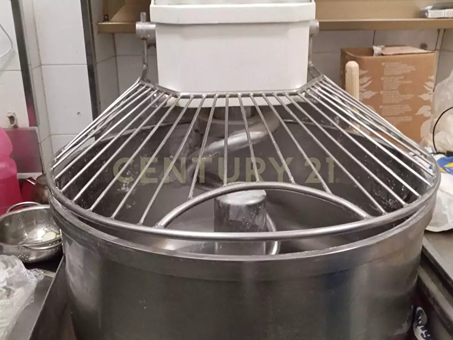Immagine 9 di Bar / Ristorante in vendita  in Piazza Cesare Cantù 5 a Roma
