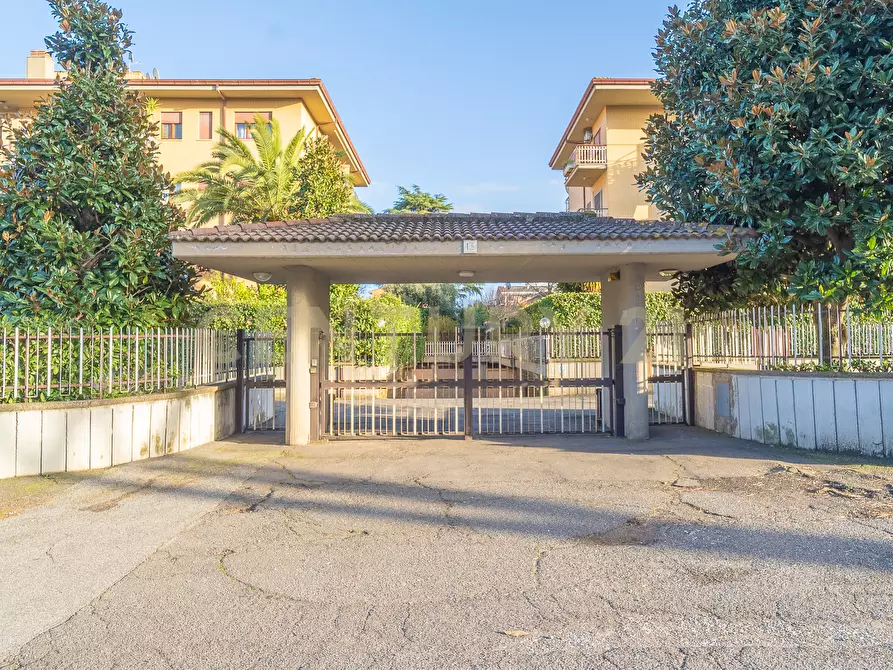 Immagine 42 di Attico in vendita  in Via di Torre Morena 100 a Roma