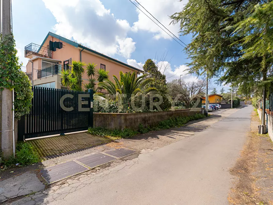 Immagine 6 di Casa bifamiliare in vendita  in Via Benedetto Croce 6 a Pedara