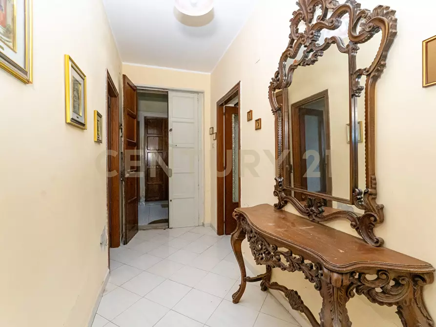 Immagine 24 di Bilocale in vendita  in Via Wrzì 128 a Catania