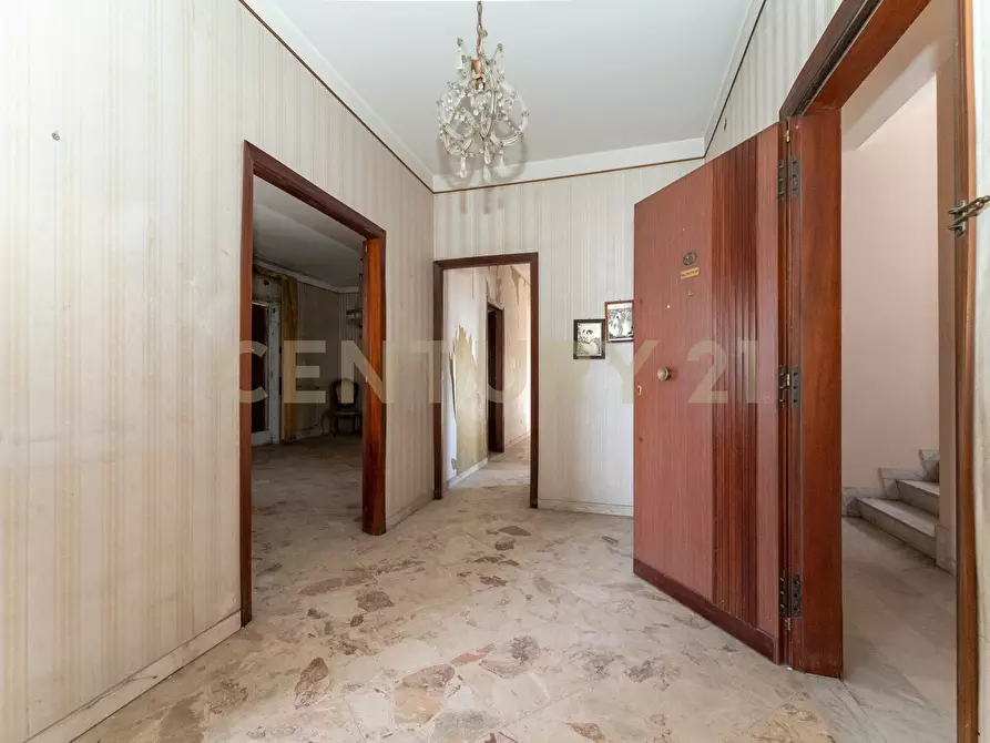 Immagine 6 di Pentalocale in vendita  in PIazza Indipendence 3 a Misterbianco