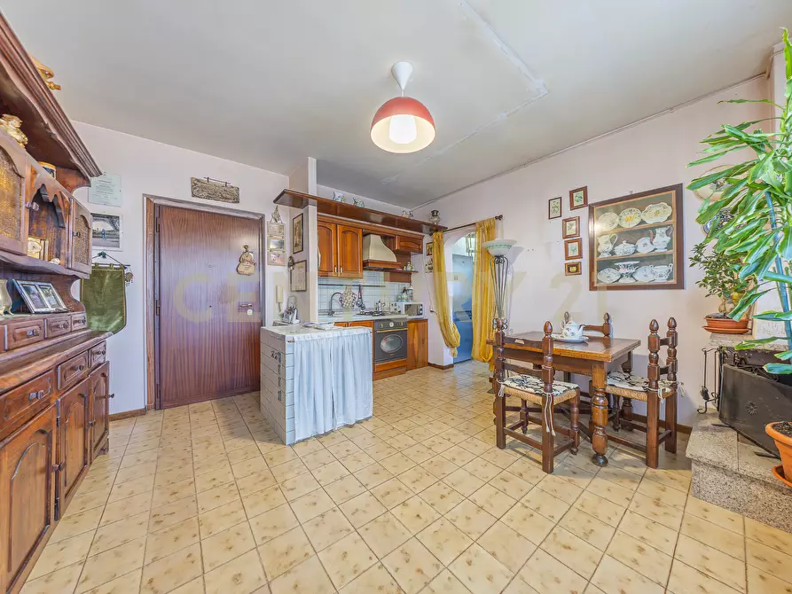 Immagine 6 di Quadrilocale in vendita  in Via Sardegna a Ronciglione