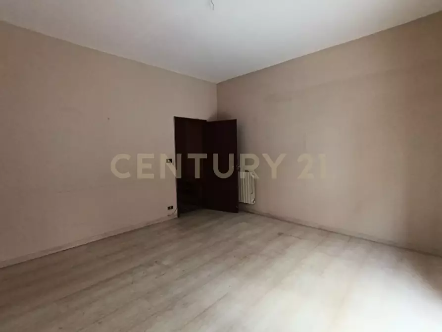 Immagine 25 di Pentalocale in vendita  in Via Nicola Coviello 158 a Biancavilla