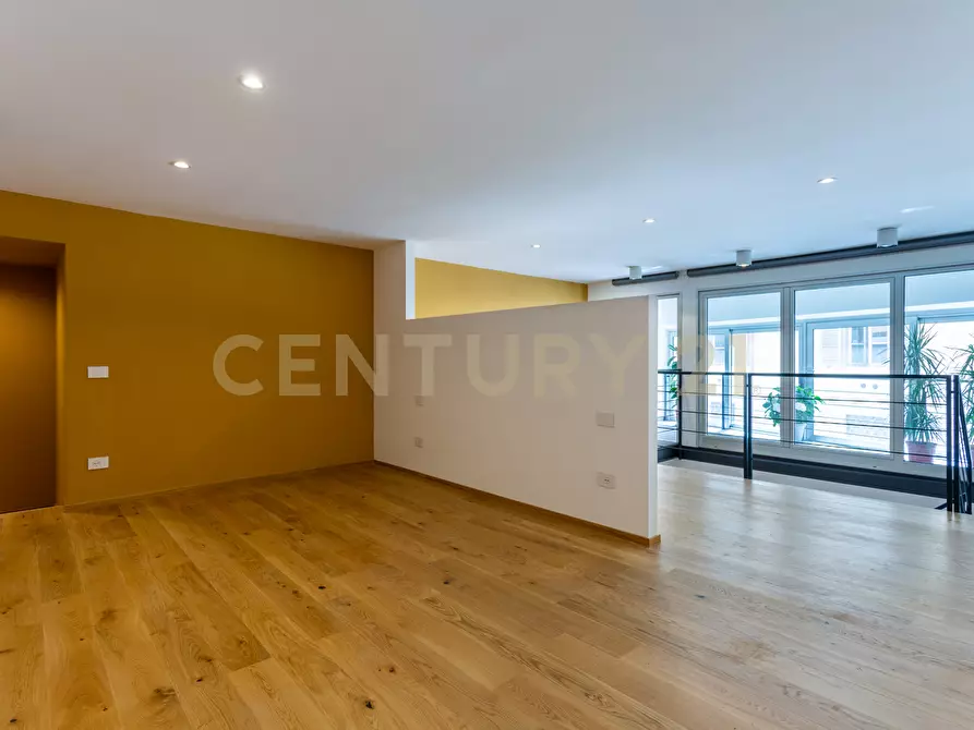 Immagine 9 di Loft/Open space in vendita  in Via dell'Olmata 30 a Roma