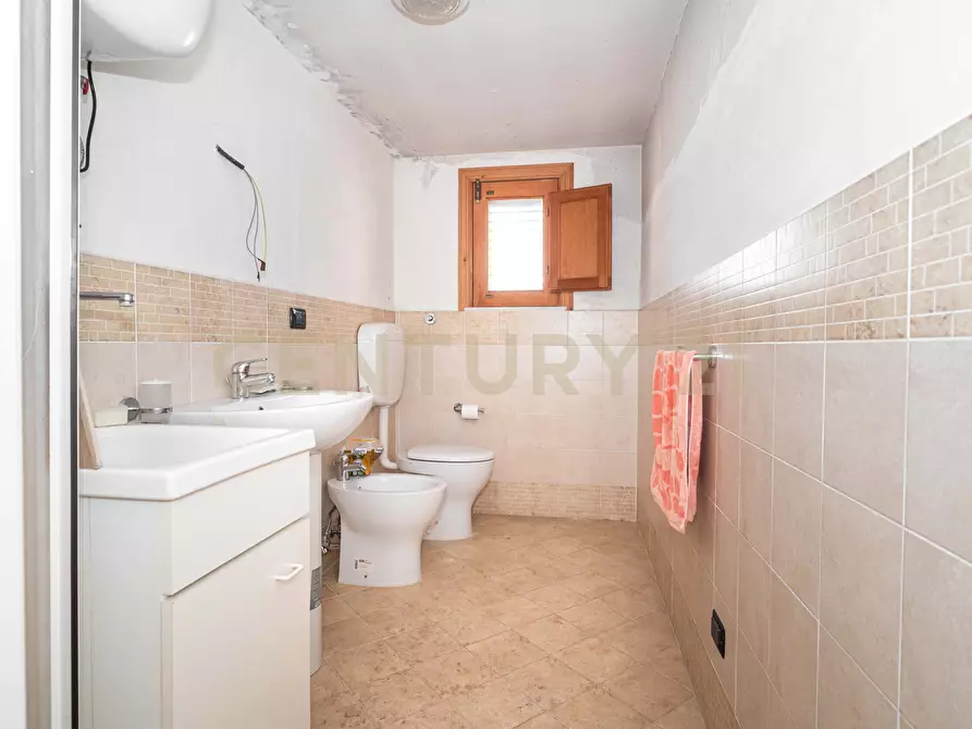 Immagine 24 di Pentalocale in vendita  in Via Santa Maria della Stella 20 a Catania