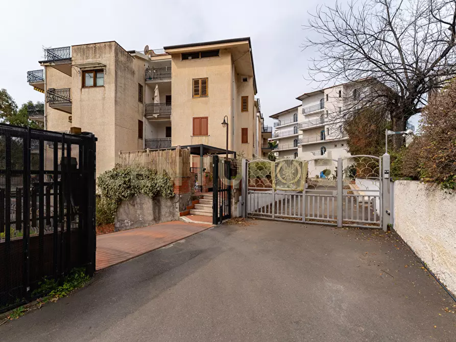 Immagine 6 di Trilocale in vendita  in Via del Sileno 2 a Giardini-Naxos