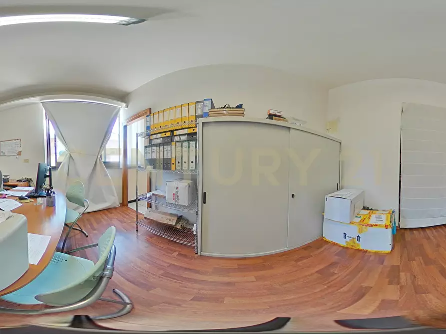 Immagine 37 di Pentalocale in vendita  in Via Pietra dell'Ova 396396 a Tremestieri Etneo