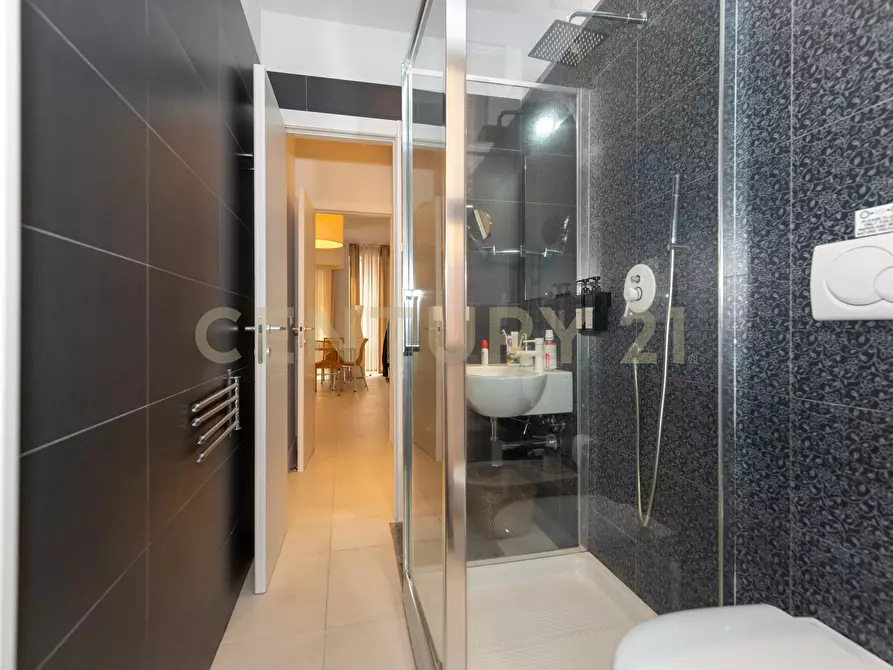 Immagine 37 di Trilocale in vendita  in Via Ruggero Leoncavallo 5 a Catania