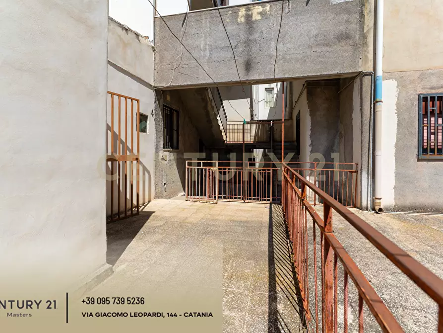 Immagine 80 di Quadrilocale in vendita  in Stradale Cravone 105 a Catania