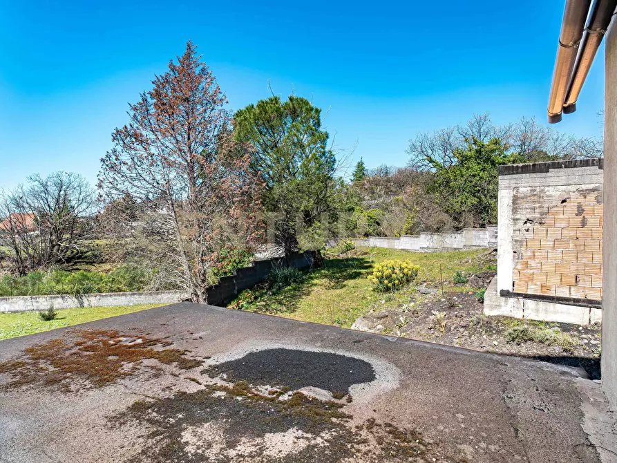 Immagine 30 di Palazzo in vendita  in Via dell'Aria snc a Pedara