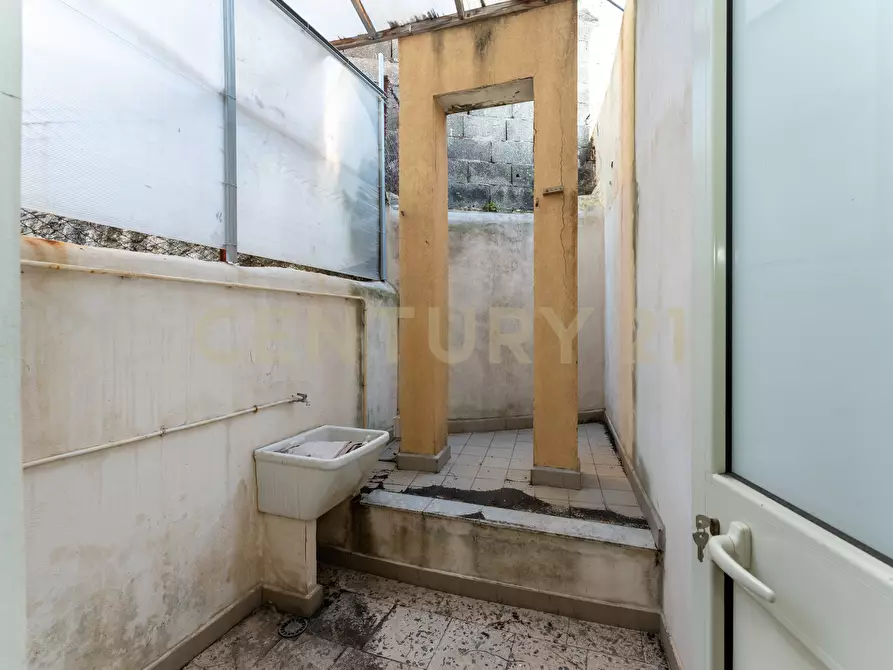 Immagine 18 di Locale commerciale in vendita  in Via Nizzeti 3 a Tremestieri Etneo