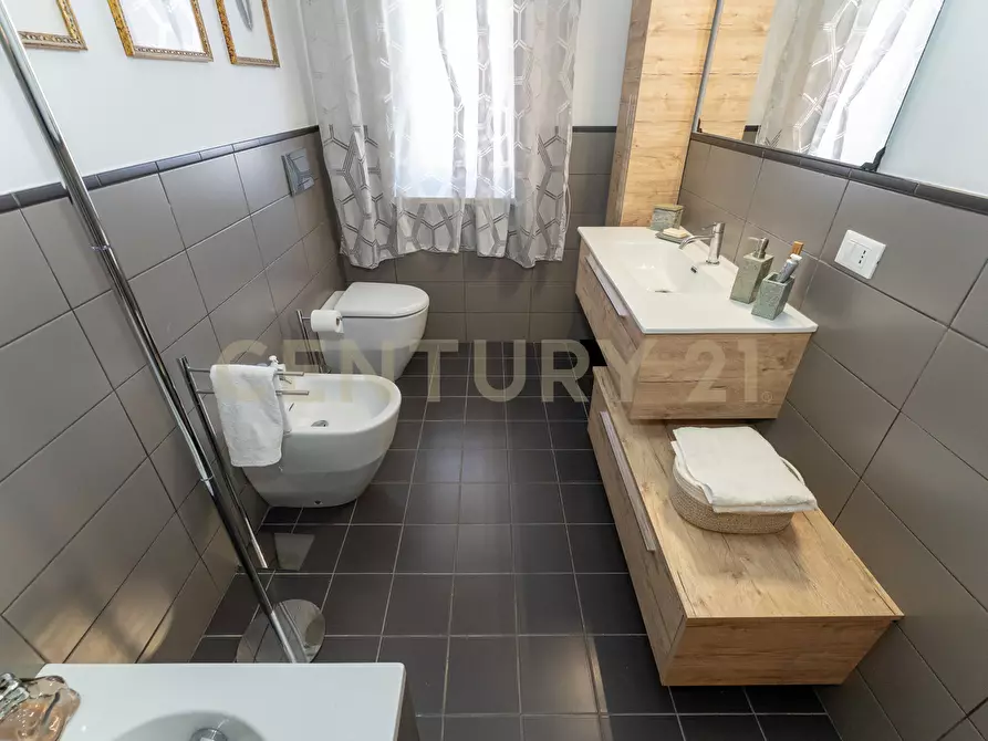 Immagine 37 di Attico in vendita  in Via Vincenzo Giuffrida 203 a Catania