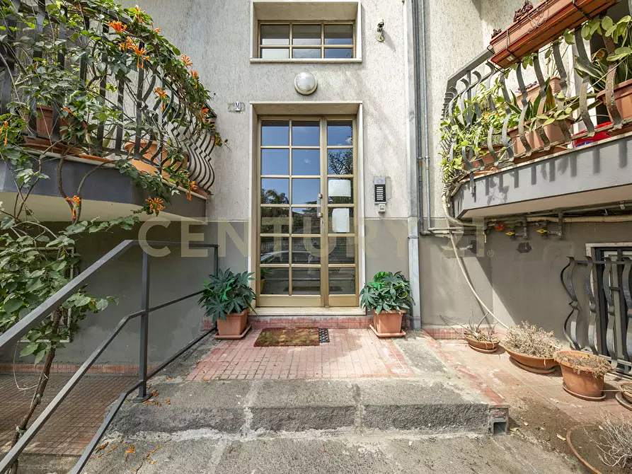 Immagine 6 di Pentalocale in vendita  in Viale Lorenzo Bolano 45 a Catania
